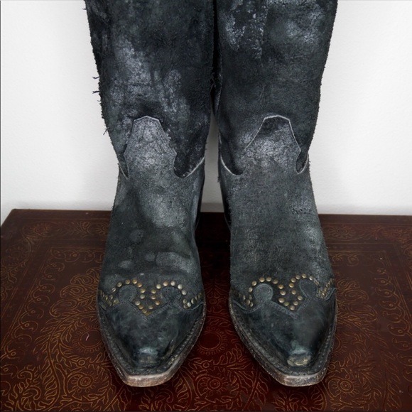 Distressed cowgirl boots - Picture 4 of 8